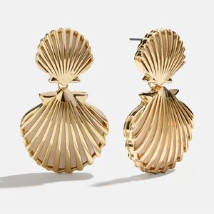 NWT BaubleBar Marni Seashell Earrings